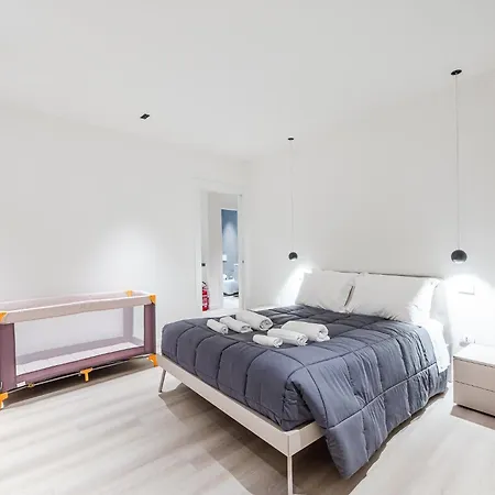 Apartment Arnaldo Apt Luxury E Design In Duomo