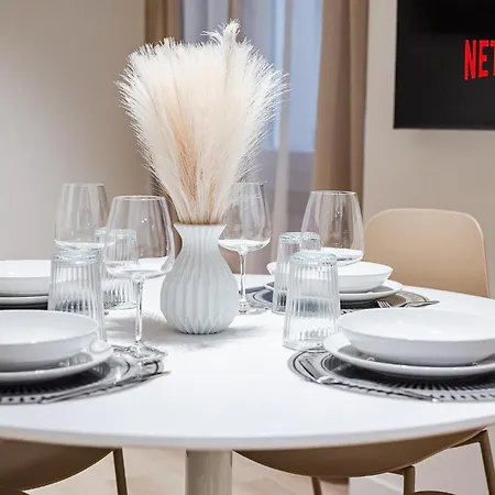 Apartment Arnaldo Luxury E Design In Duomo *